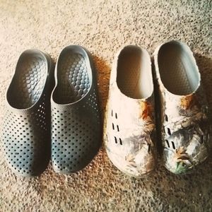 2 pairs of George Crocs Camo Size 10 & Black Size 11